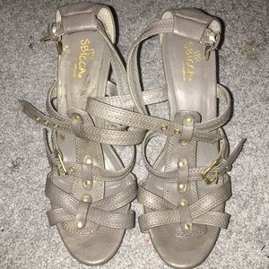 Size 8.5 gray wedges